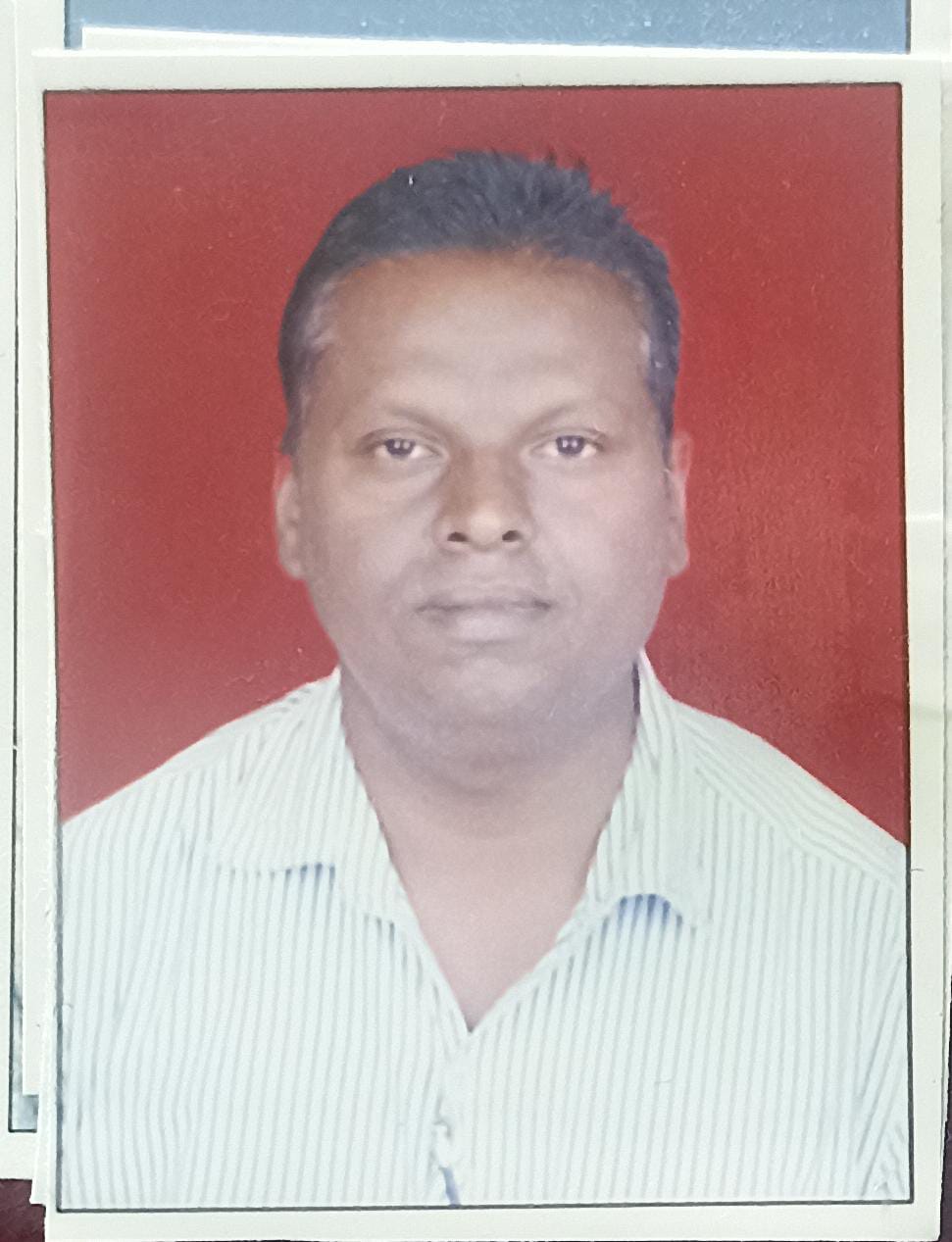 Shri._Rajesh_R._Tayade__Watchman_